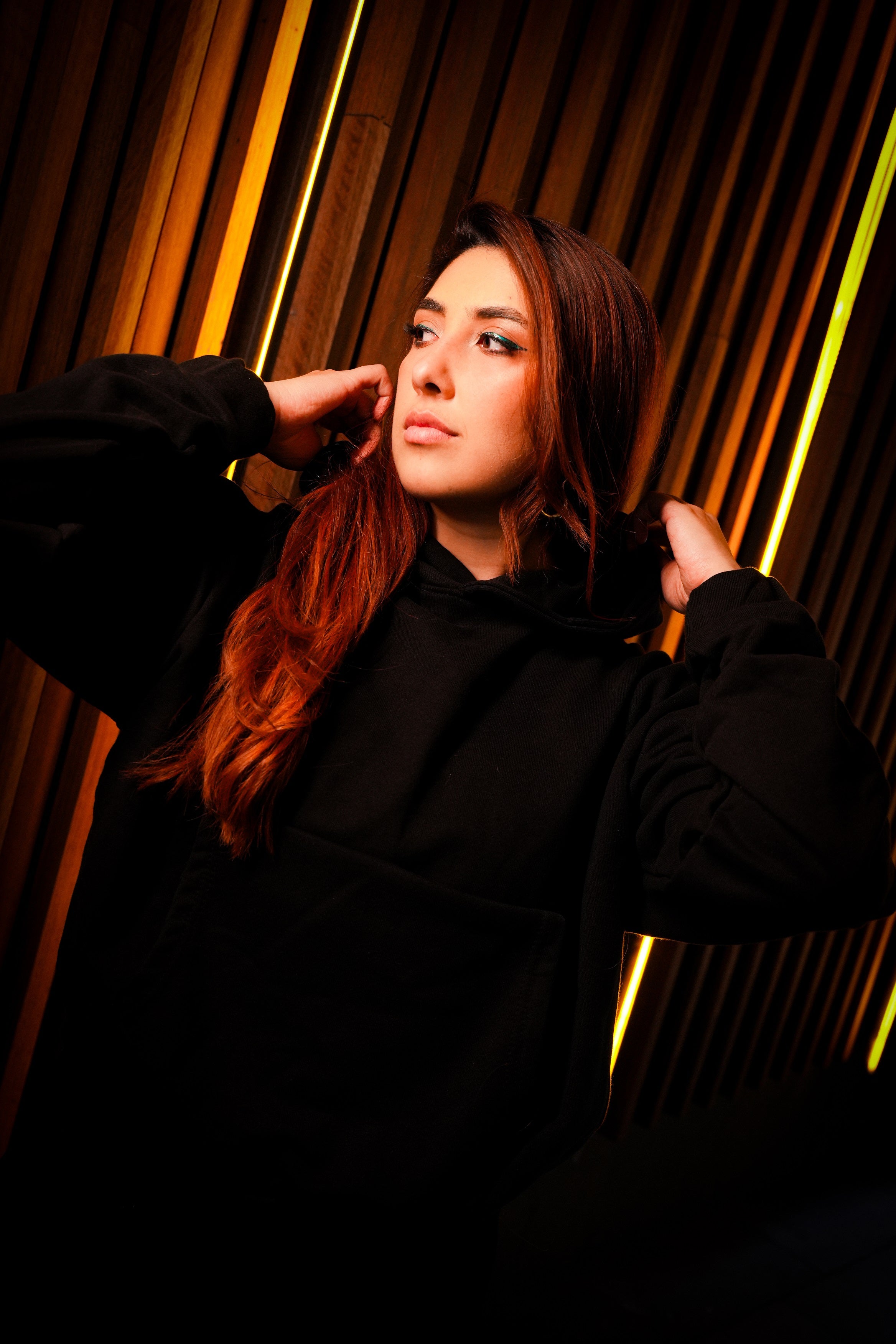 - 465 gsm
- oversized but still true to size fit
- scrunch elastic waist & cuffs
- off black CHRON text on back
- soft chron head on sleeve
- 100% pure cotton