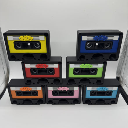 Holds:
18mm
14mm
10mm
Bic lighter
Stokers/dab tools